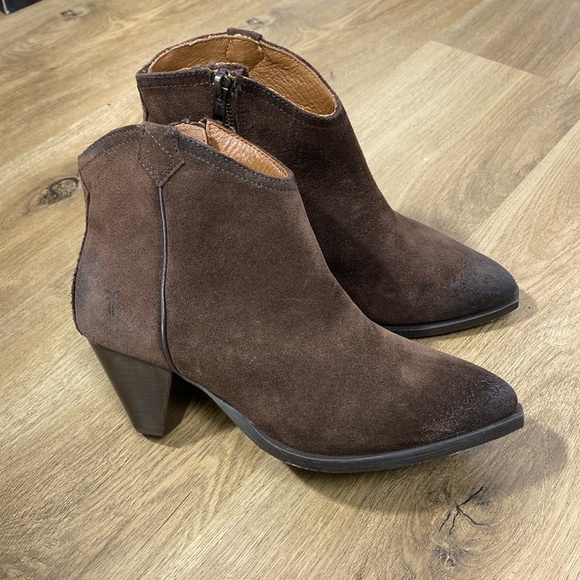 Frye June Suede Western Shootie Chocolate Brown Ankle Boots size 7 - Picture 3 of 15